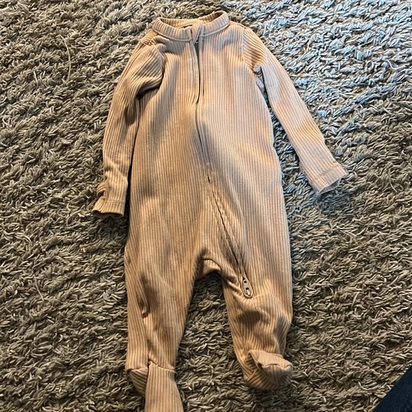 Old navy baby clothes - Picture 3 of 3